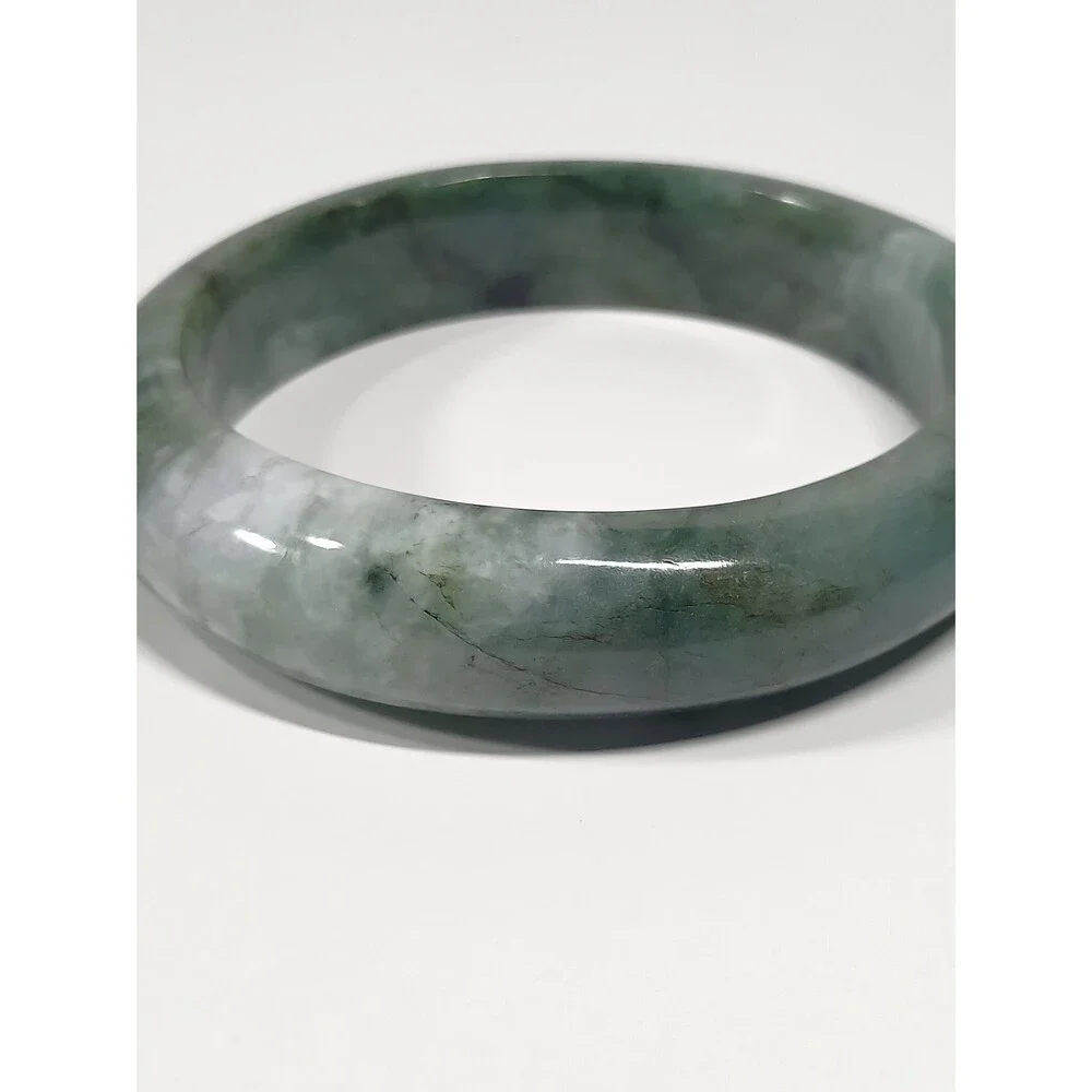 Unbranded jadeite jade